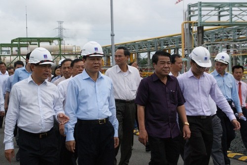 Deputy PM Vu Van Ninh visits Ca Mau Province  - ảnh 1
